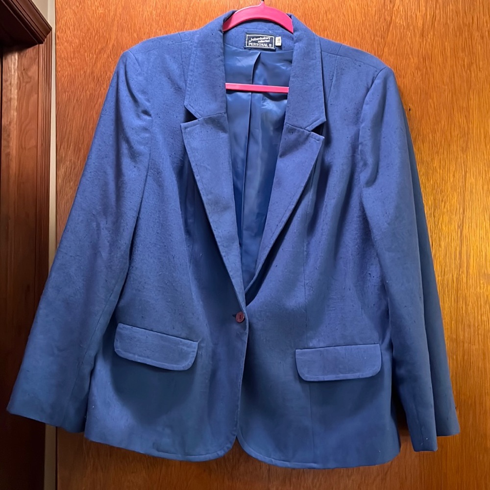 Womens size 38 blue blazer with button front, lined and pockets-worn maybe once